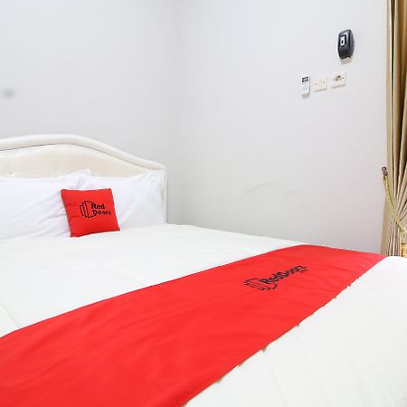 Reddoorz Plus Near Stie Ykpn Maguwo Buitenkant foto