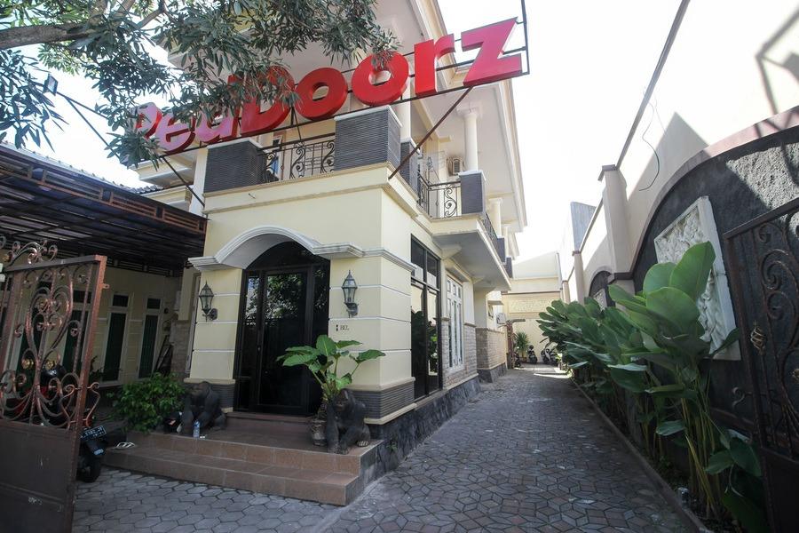 Reddoorz Plus Near Stie Ykpn Maguwo Buitenkant foto