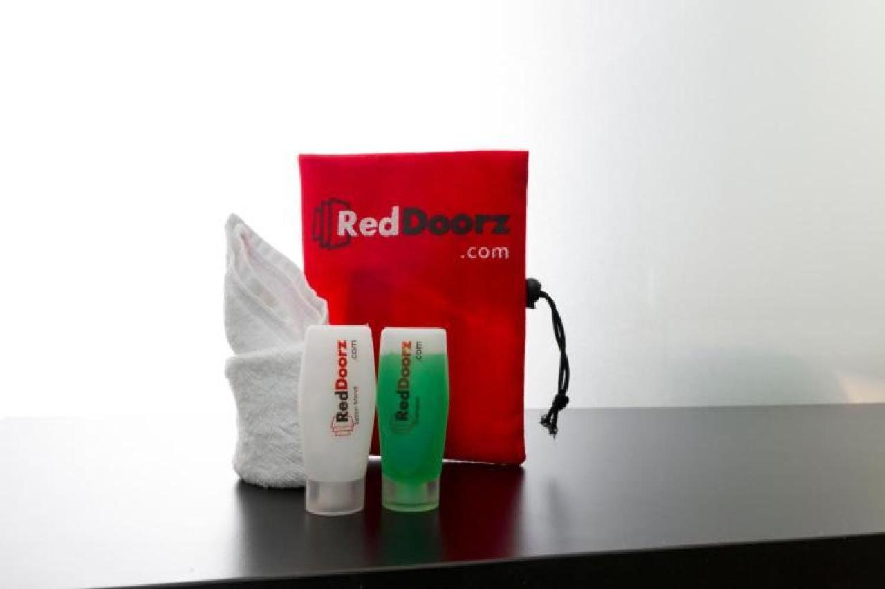 Reddoorz Plus Near Stie Ykpn Maguwo Buitenkant foto