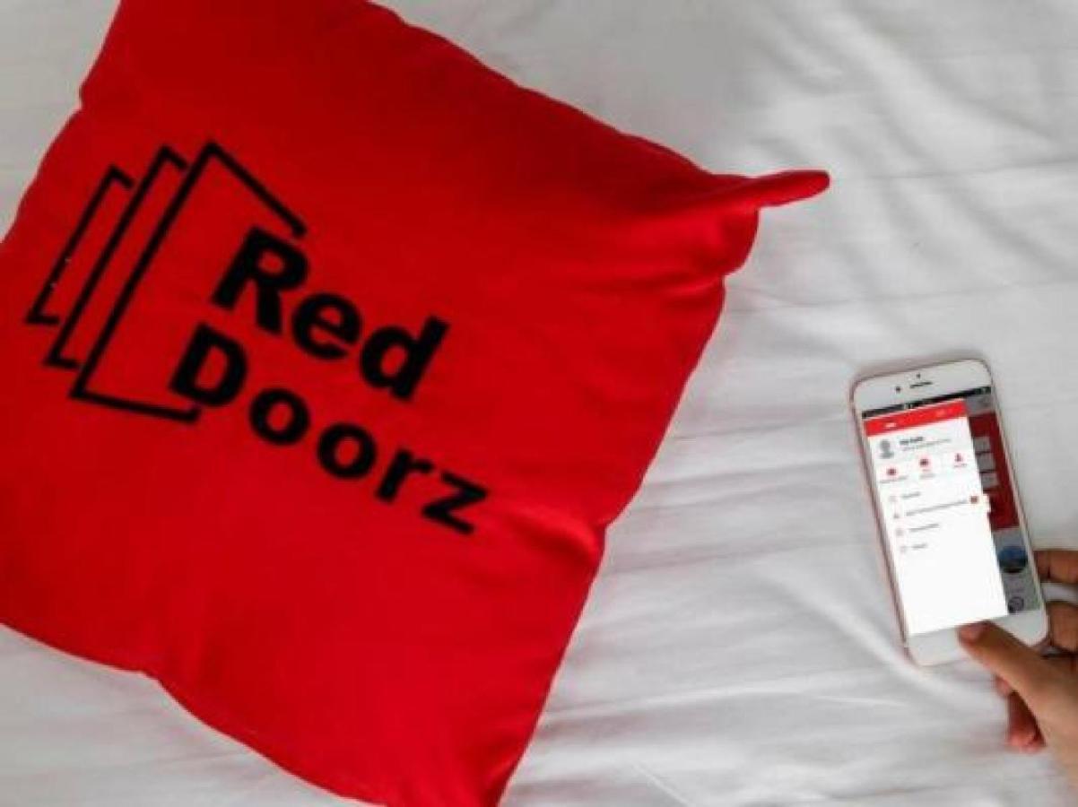 Reddoorz Plus Near Stie Ykpn Maguwo Buitenkant foto